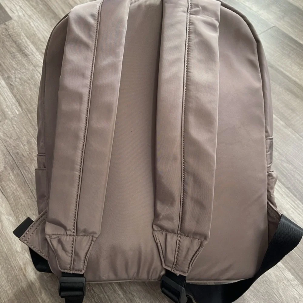 Steve Madden Tan Backpack Modern Design - Picture 4 of 10